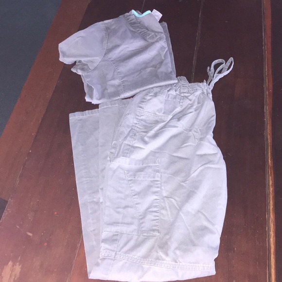 Gray Scrubs Set - Picture 3 of 3